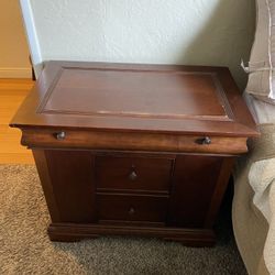 Beautiful Cherry End Table