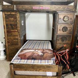 Wooden Rustic Cowboy Bunk Bed wi/drawers & desk