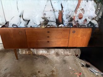 Mid century modern dresser / side cabinet