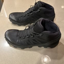 Salomon Hiking/Tactical Mid Top Shoe