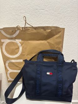 Brand new Tommy Hilfiger purse blue 🥊