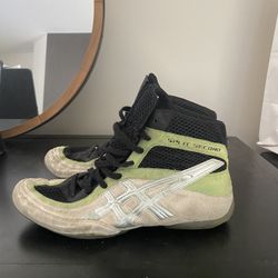 RARE Prototype ASICS Wrestling Shoes Size 9.5 for Sale in