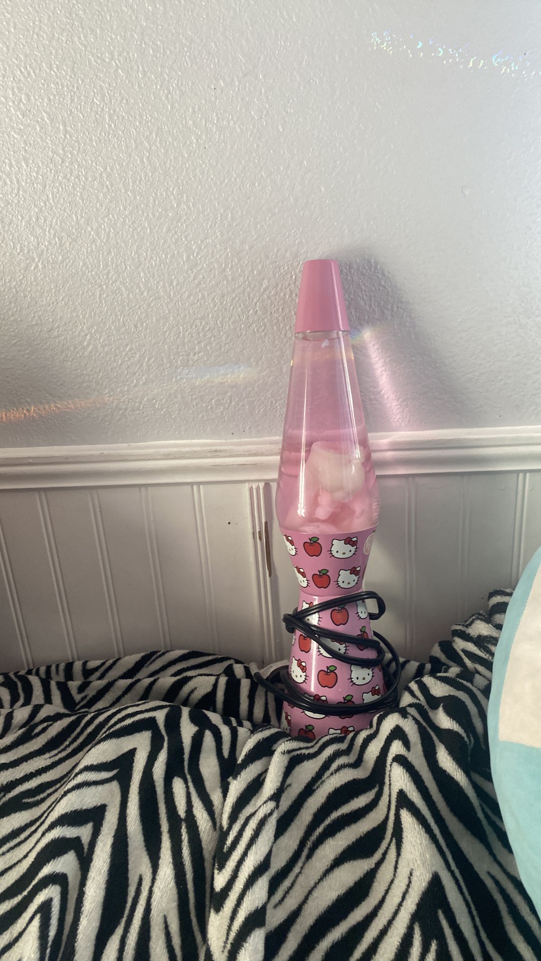 Hello kitty lava lamp
