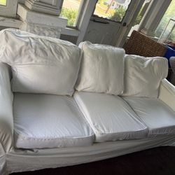 Beautiful White Cotton Couch, Very Clean And Pristine !