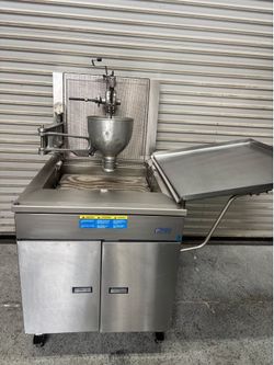 Pitco Donut Fryer With Dropper and Filter system like new commercial nsf restaurant stainless steel on wheels ready to go. It’s Here !!!