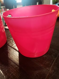 9 buckets NEW