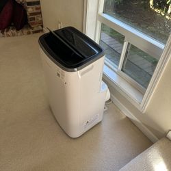 Frigidaire 13,000 BTU Portable Air Conditioner 