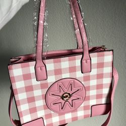Women’s Pink Purse New