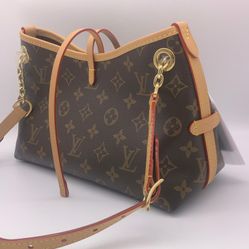 Women's Louis Vuitton Shoulder Bag