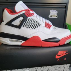Air Jordan Retro 4 Fire Red