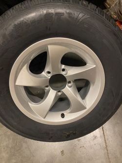 4x ST trailer tire 205x75-14 with 4 x silver rims $600 bargaining price firm
