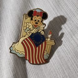 Disney Pin 1989 Minnie Mouse Betsy Ross