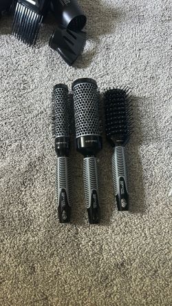 Salon chic large and small round brush and vent brush
