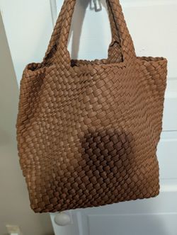 Stunning Brown Woven Tote With Pouch 