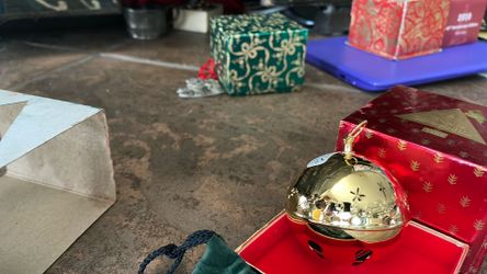 1996 Limited Edition Wallace Gold plated Christmas bell