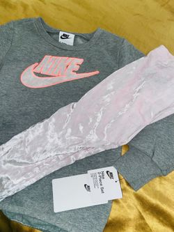 NIKE 2 PIECE OUTFIT 4T