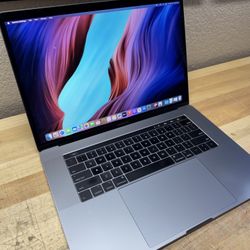 2018 15” MacBook Pro - 2.6 GHz i7 - 16GB - 500GB SSD