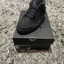 Black Cat Jordan 4s sz 4.5
