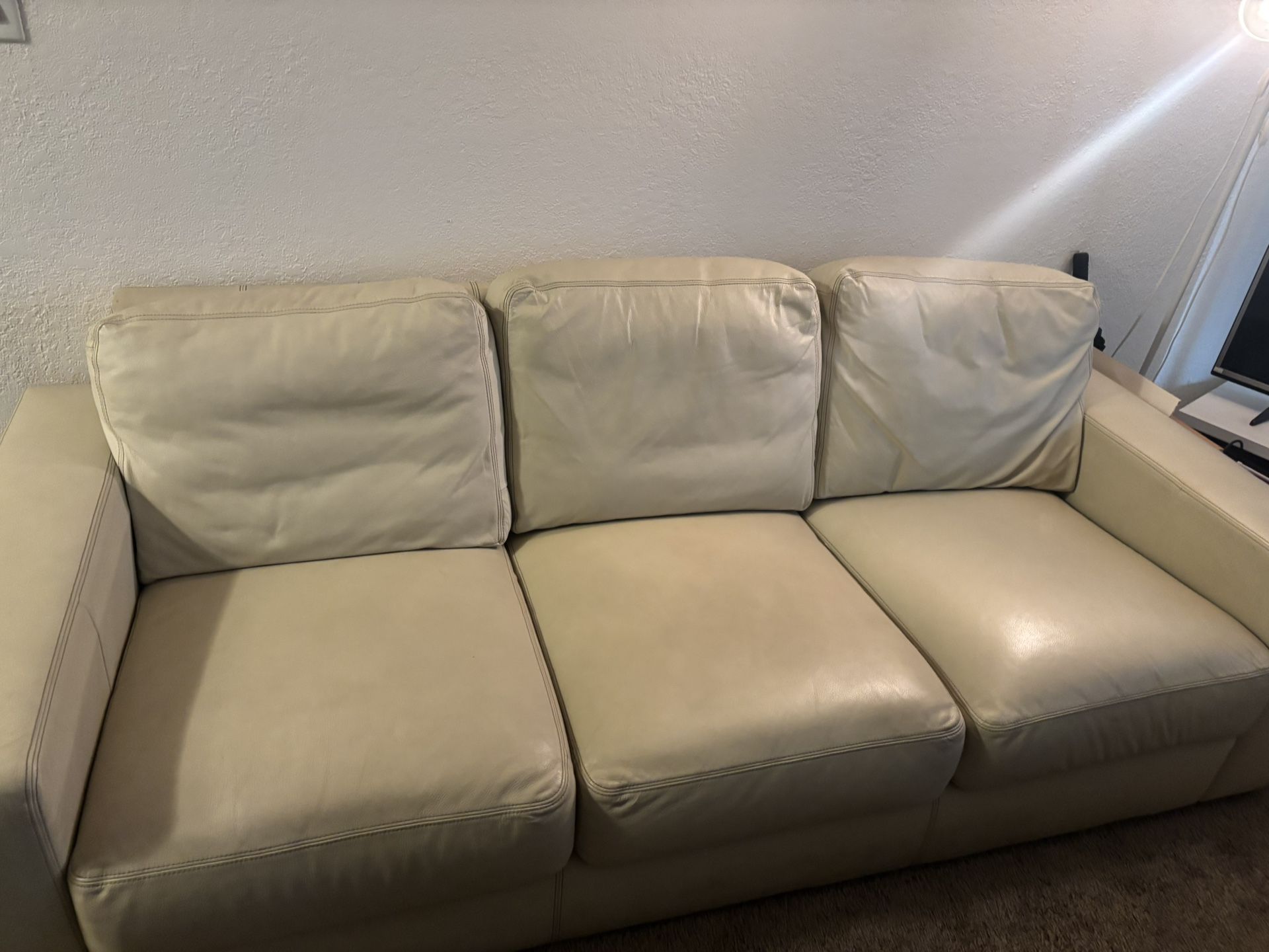 Minimal Couches With Matching Ottoman