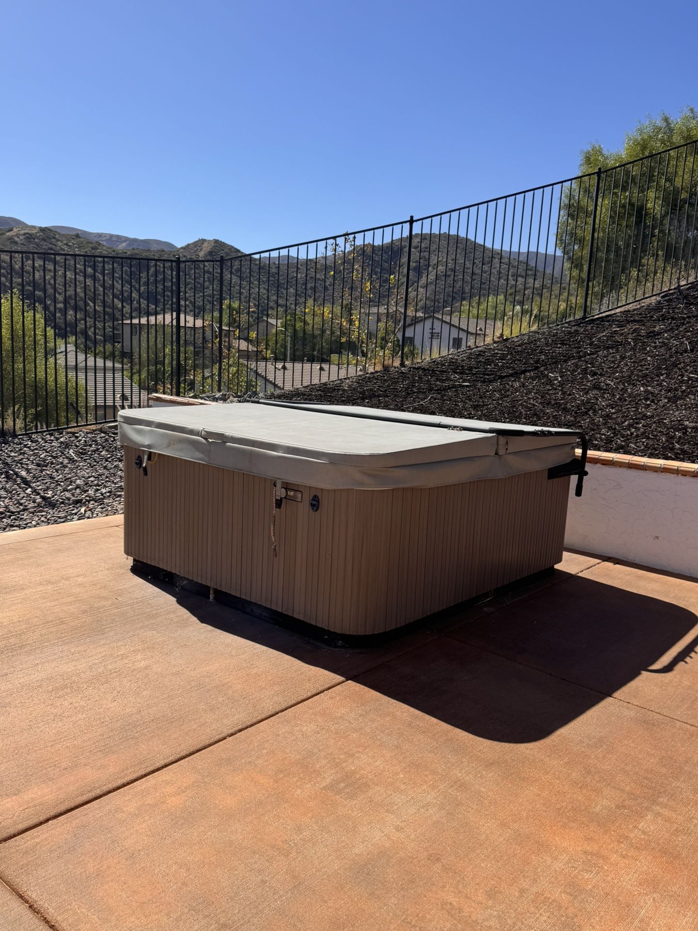 Hotsprings 4 Person spa $5000 obo