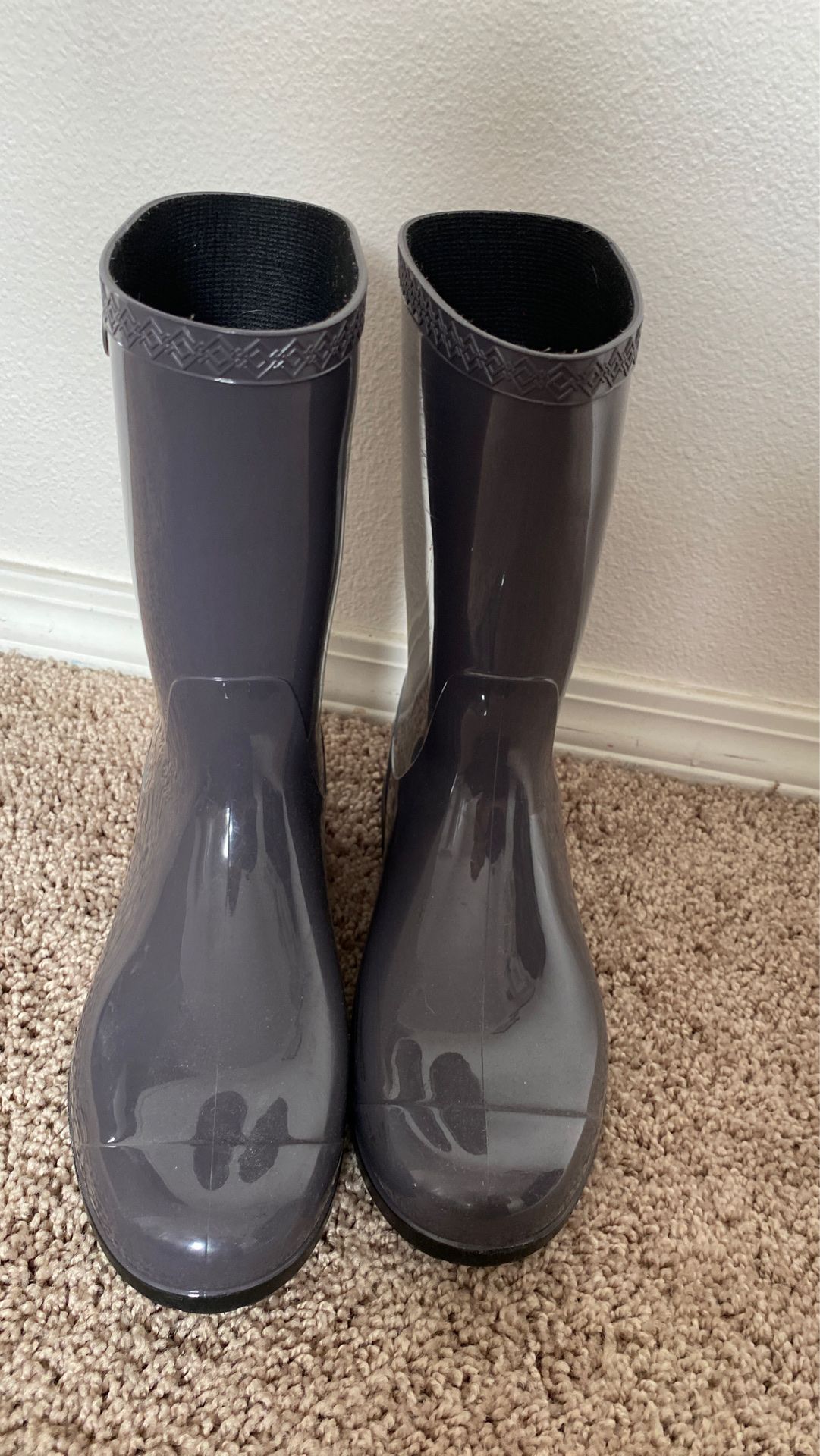 Ladies UGG Rain Boots