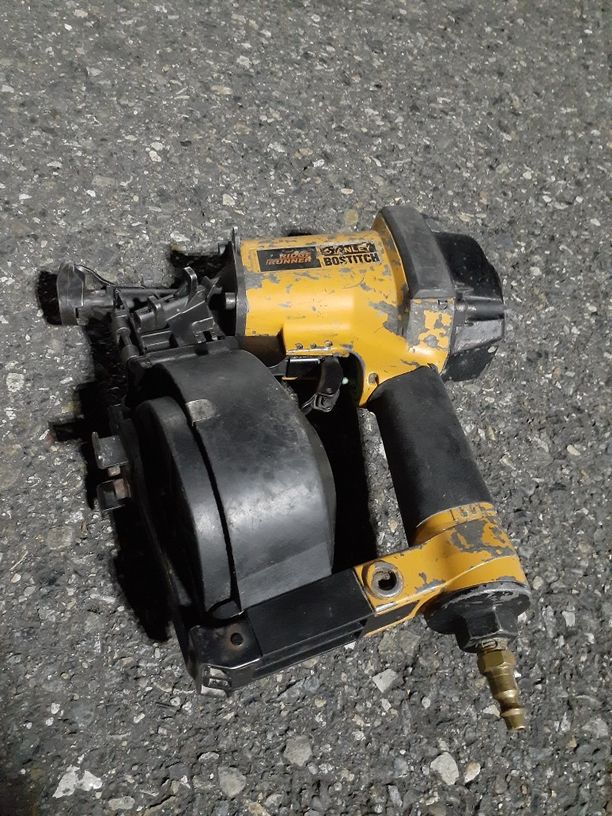 Bostitch Roofing Coil Nail Gun for Sale in WA OfferUp