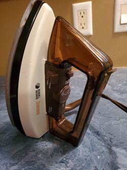 Black & Decker First Impressions Iron With Retractable Cord for Sale in  Sapulpa, OK - OfferUp