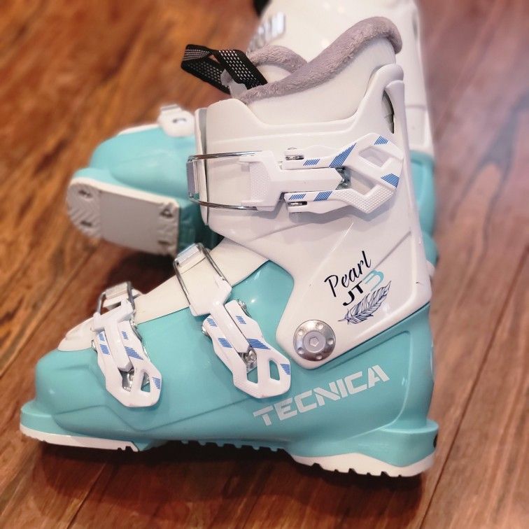 Girls/Kids Tecnica Ski Boot US Size Y1.5-2/ Euro 20.5 or 255mm