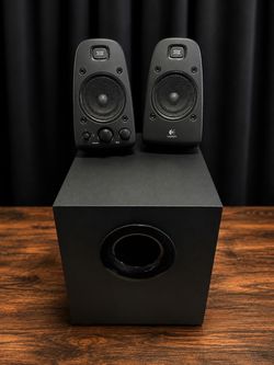 Logitech THX 2.1 Speaker System with Subwoofer Model: Z623
