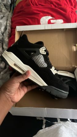Oreo Jordan fours size 8