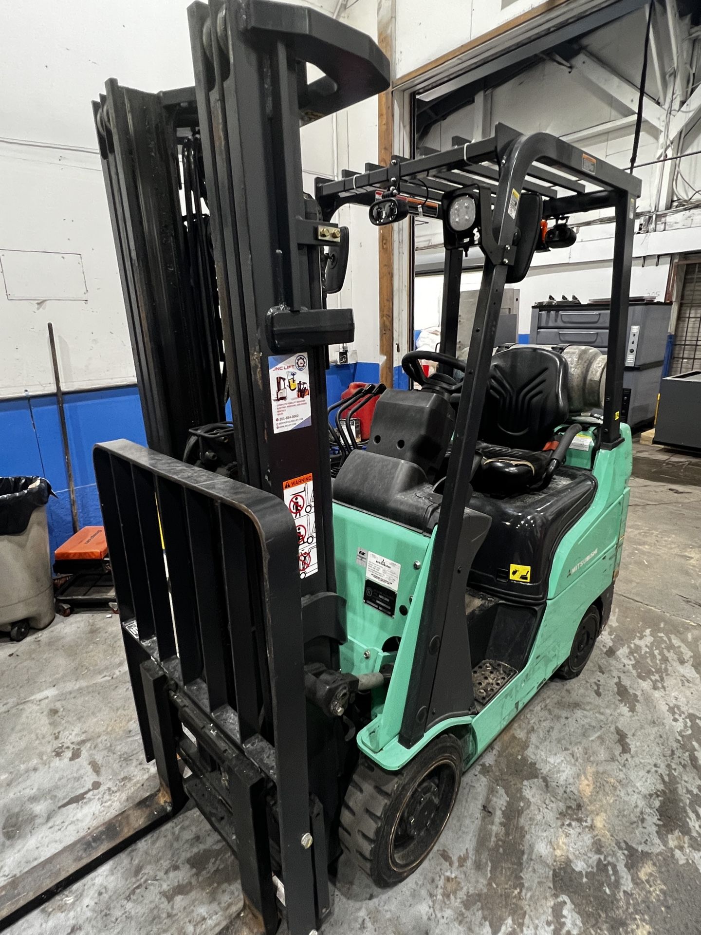 2022 Mitsubishi forklift 3000lb capacity Like New Warranty