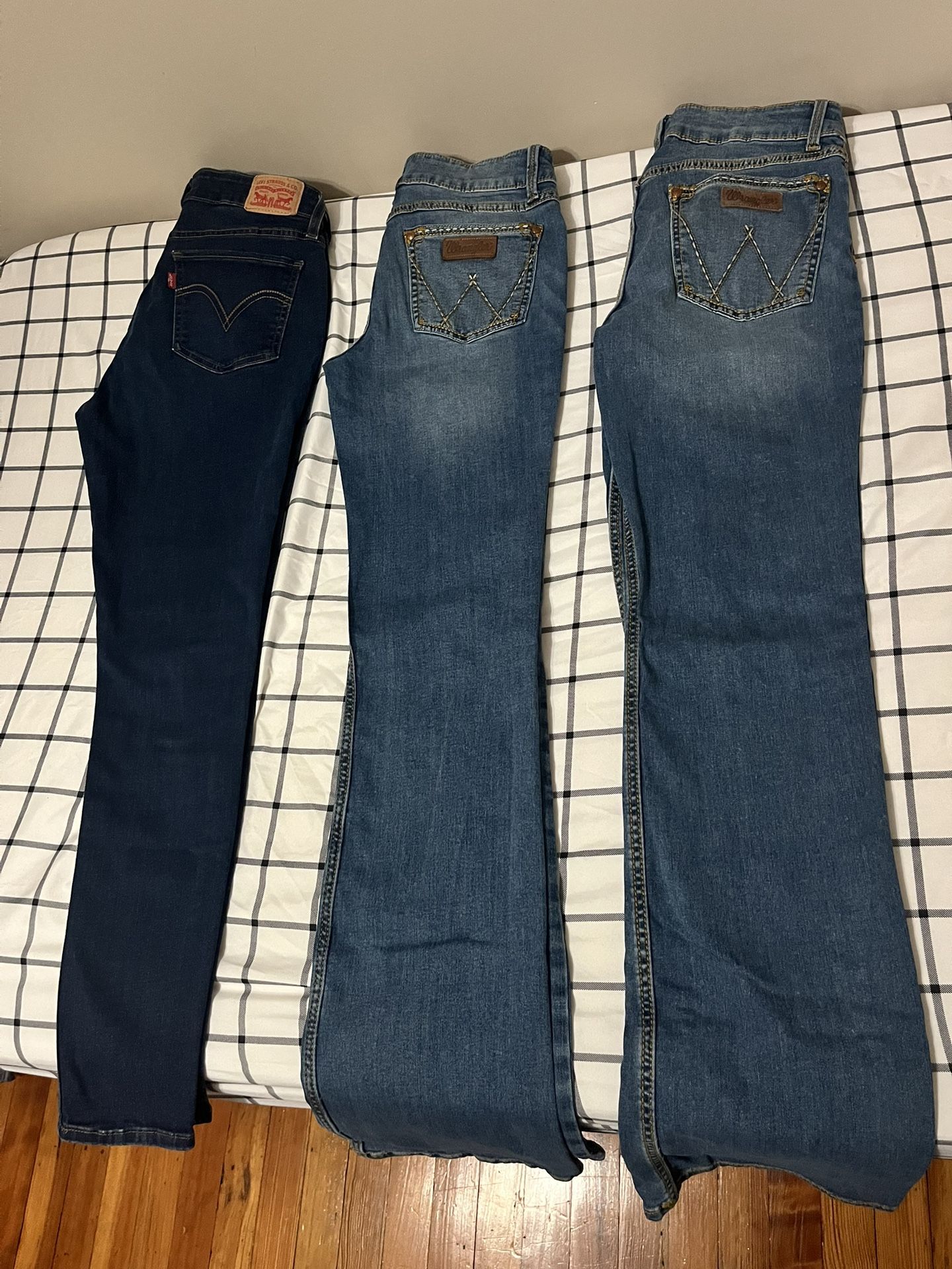 Women’s Clothing Lot