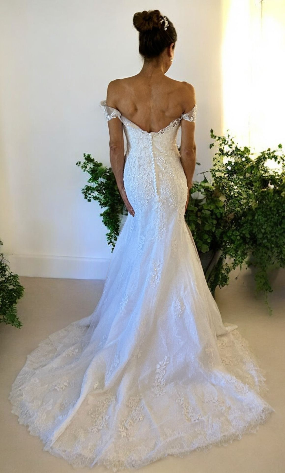 Lara NWT Wedding Gown Size 8