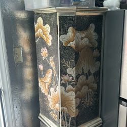 Chinese Pilar Chest