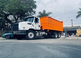 30-Yard Dumpster – The Smart Choice for Big Jobs!