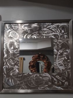 Wall mirror