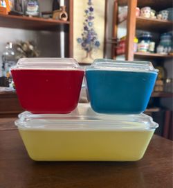 Vintage Pyrex refrigerator set
