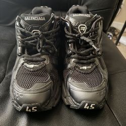 Balenciaga runner