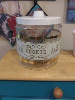 Vintage Pyrex "The Cookie Jar" glass