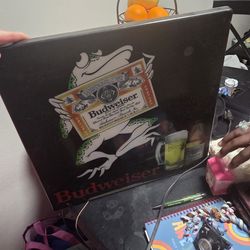 Vintage budwiser sign lights up