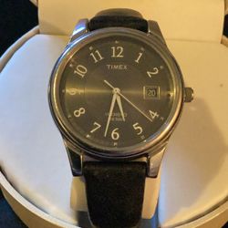 Men’s Vintage TIMEX INDIGLO Watch With Black Leather https://offerup.com/redirect/?o=QmFuZC5OZXc= Battery,runs Great.