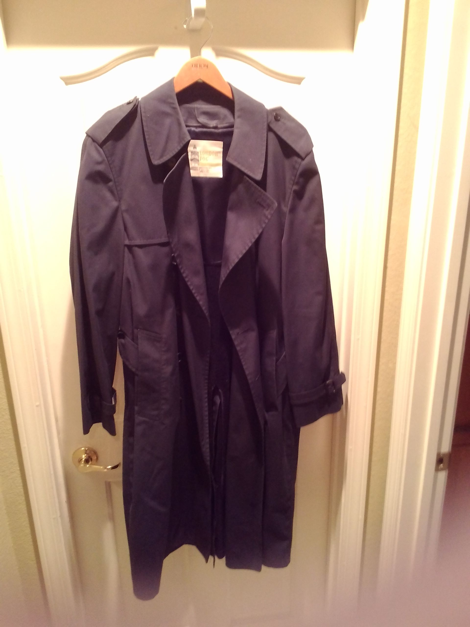 London Fog Raincoat 'M'