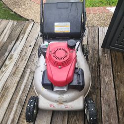 Honda Self Propelled  Twin Blade Rear Wheel Drive