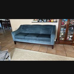 Best Home Furnishing Couch 