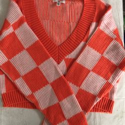 ($5)_medium, crop, orange/white, checkered sweater vest. Thanks 