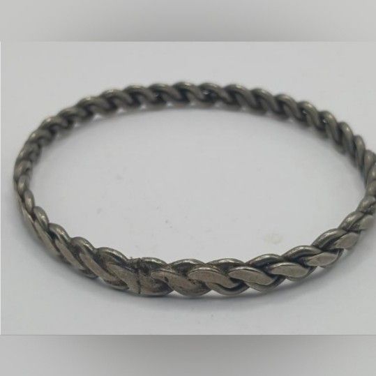 Sterling twisted bangle 