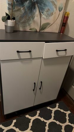Shoe storage with drawers