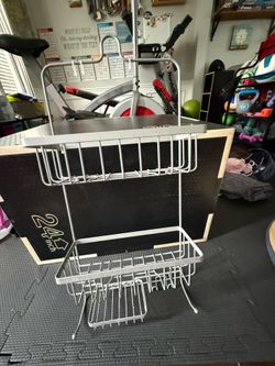 Metal shower caddy