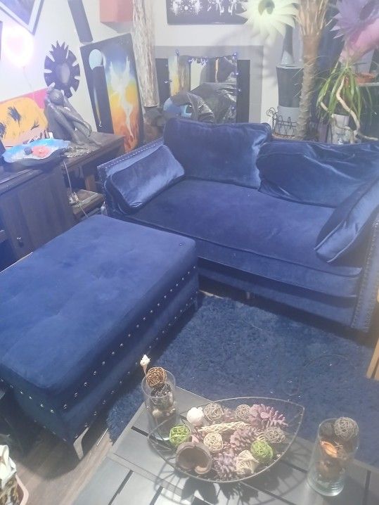 Blue Velvet Furniture With Buttons