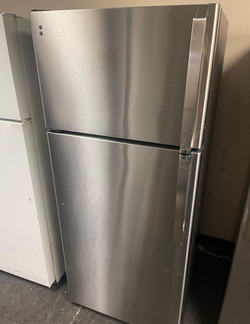 Great deal: Stainless Top-Freezer Refrigerator – Clean inside, Ready today